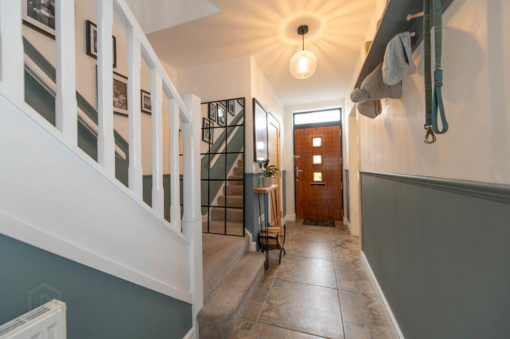 38 Chantry Gardens 4 of 26