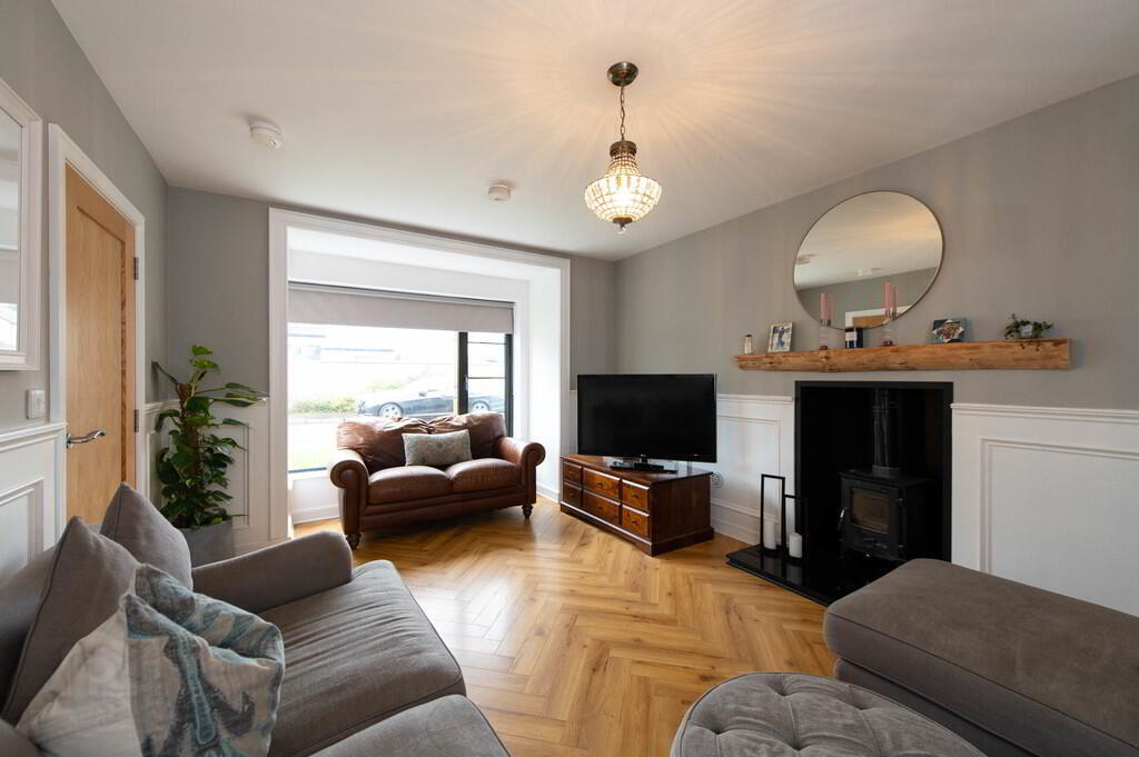 38 Chantry Gardens 6 of 26