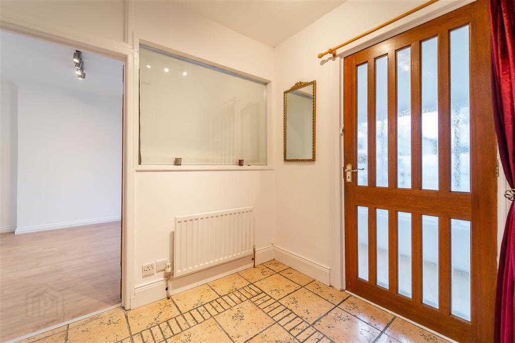 17 Godfrey Avenue 5 of 32
