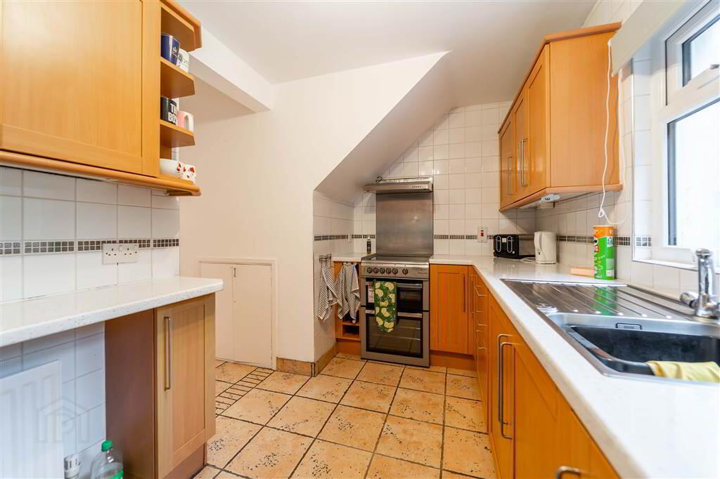 17 Godfrey Avenue 12 of 32