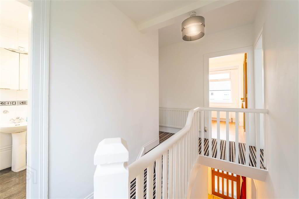 17 Godfrey Avenue 15 of 32