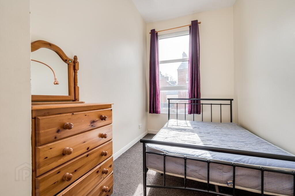 Flat 2, 42 University Street 5 of 8