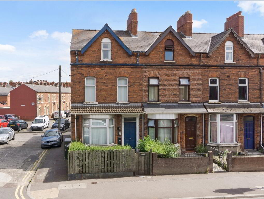 Flat 1, 188 Ravenhill Road 1 of 2