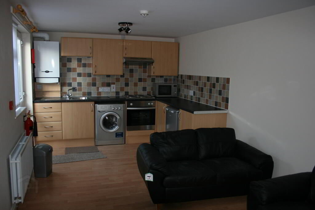 Flat 1, 188 Ravenhill Road 2 of 2