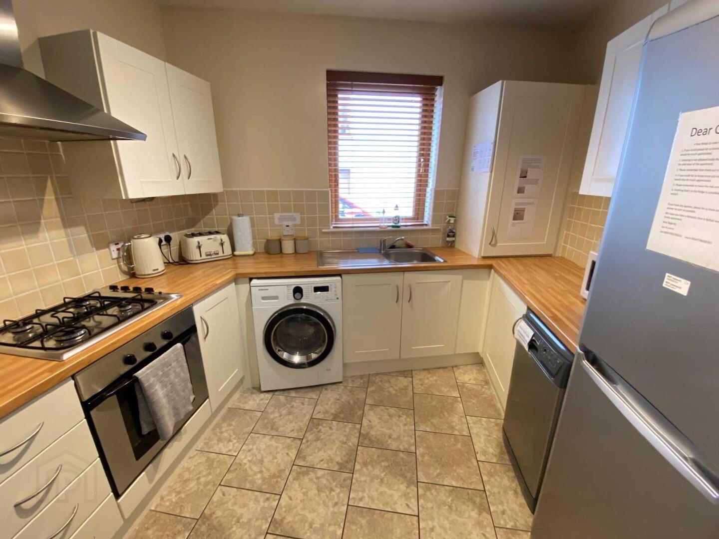 Apt 1, Templemore Avenue 10 of 16