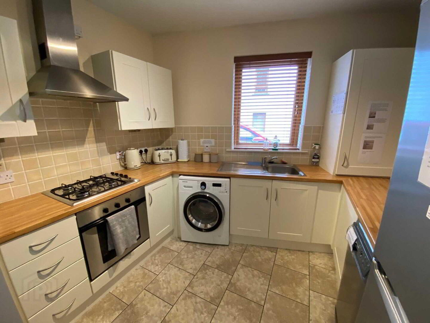Apt 1, Templemore Avenue 11 of 16