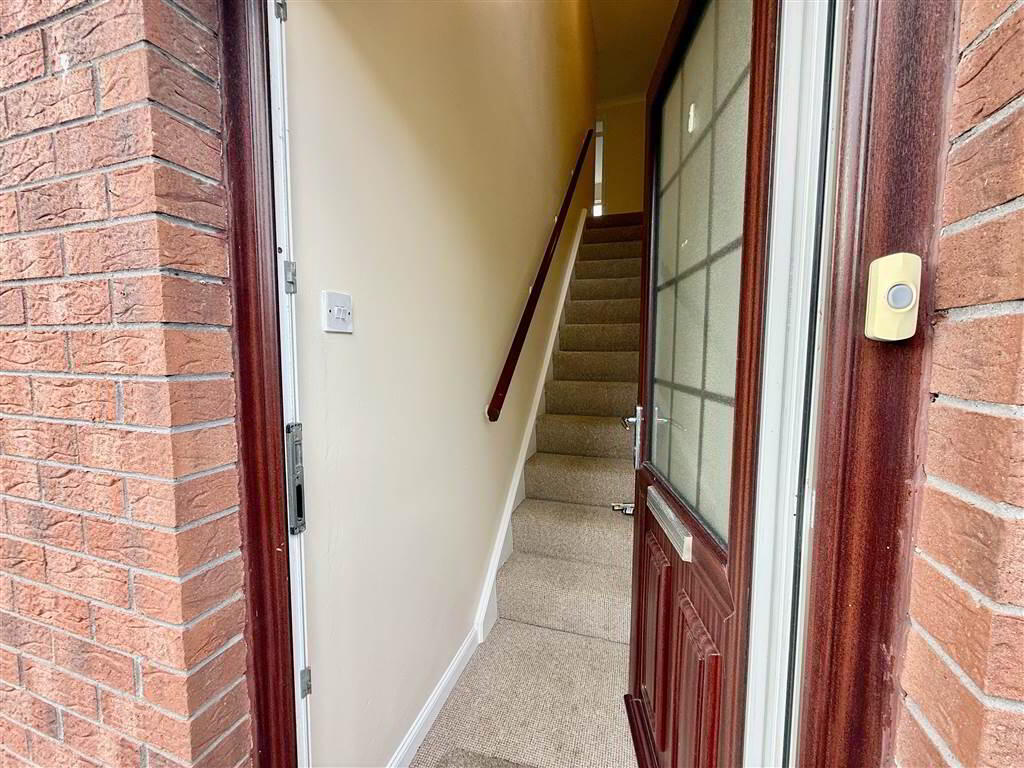 10 Earlswood Grove 4 of 10