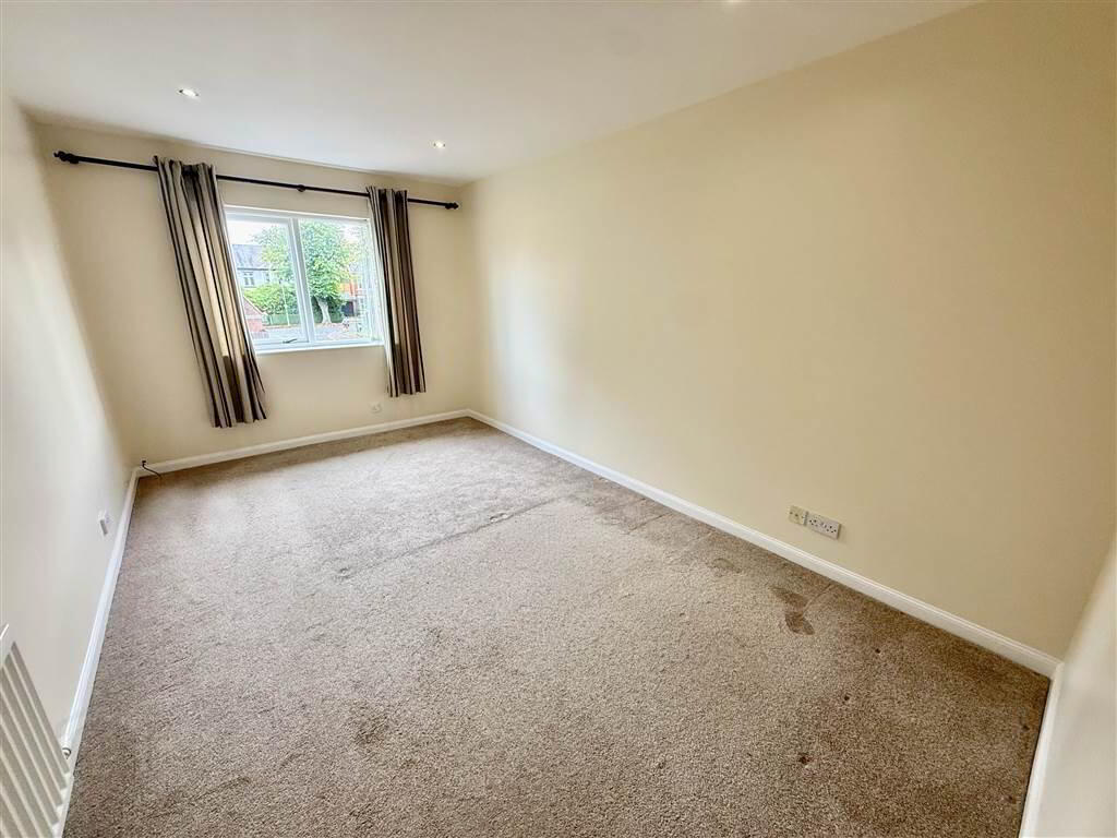 10 Earlswood Grove 8 of 10