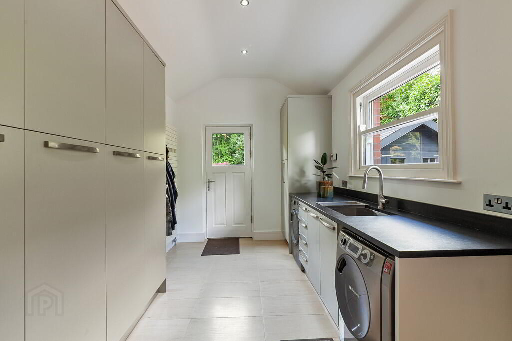 21 Deramore Park 28 of 67