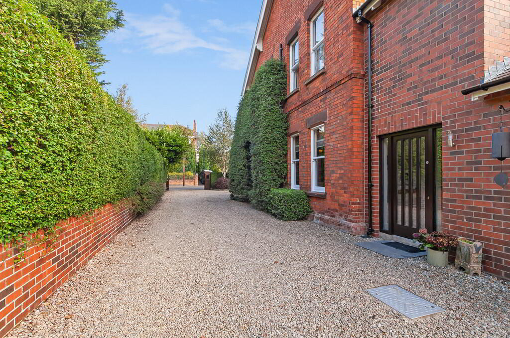 21 Deramore Park 57 of 67
