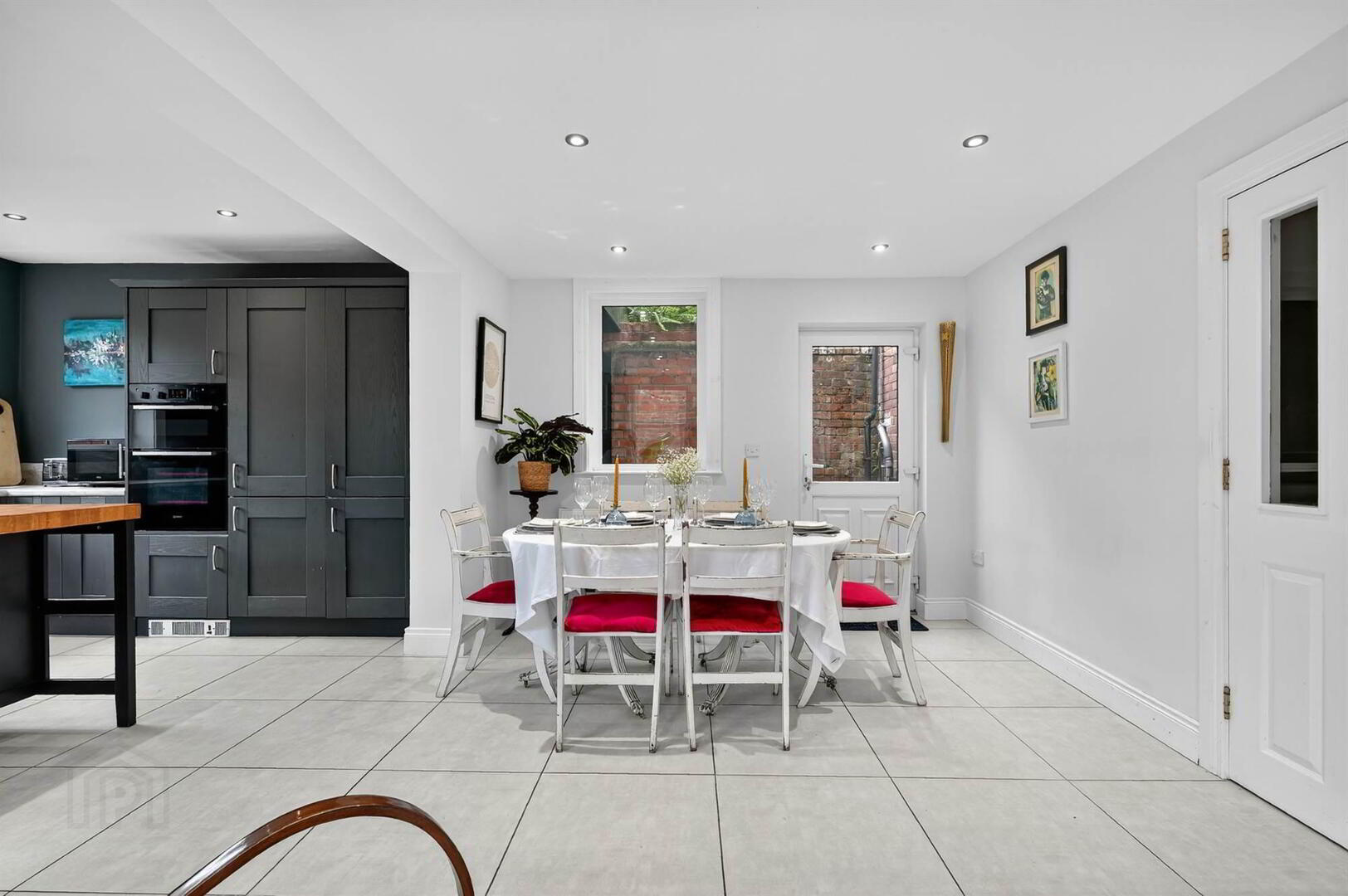 16 St Judes Avenue 23 of 54