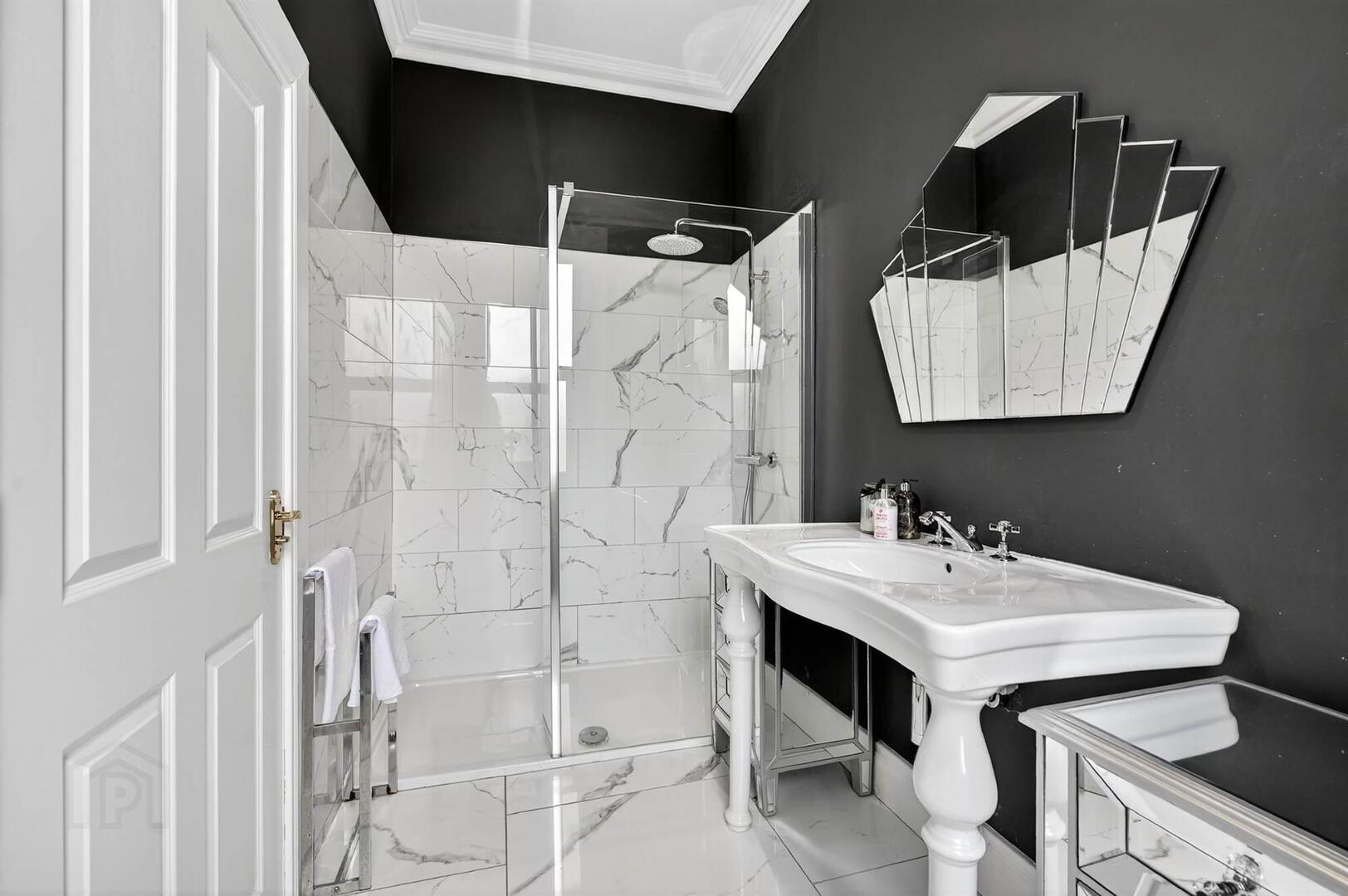 16 St Judes Avenue 30 of 54