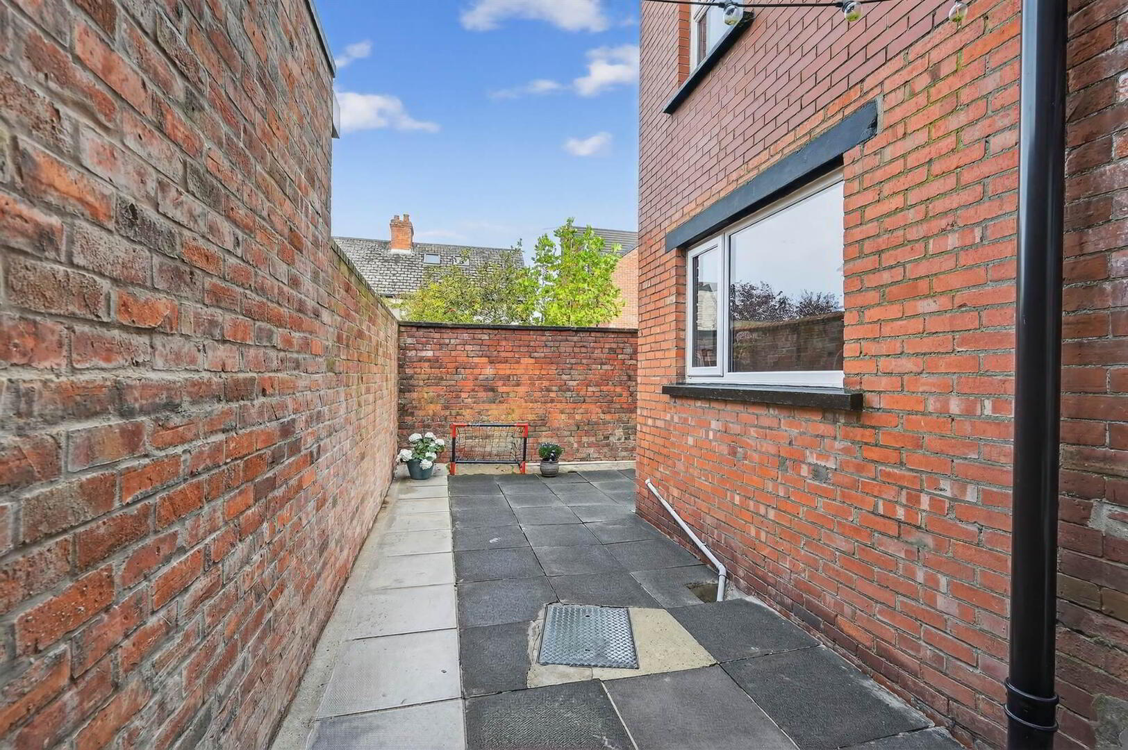 16 St Judes Avenue 51 of 54