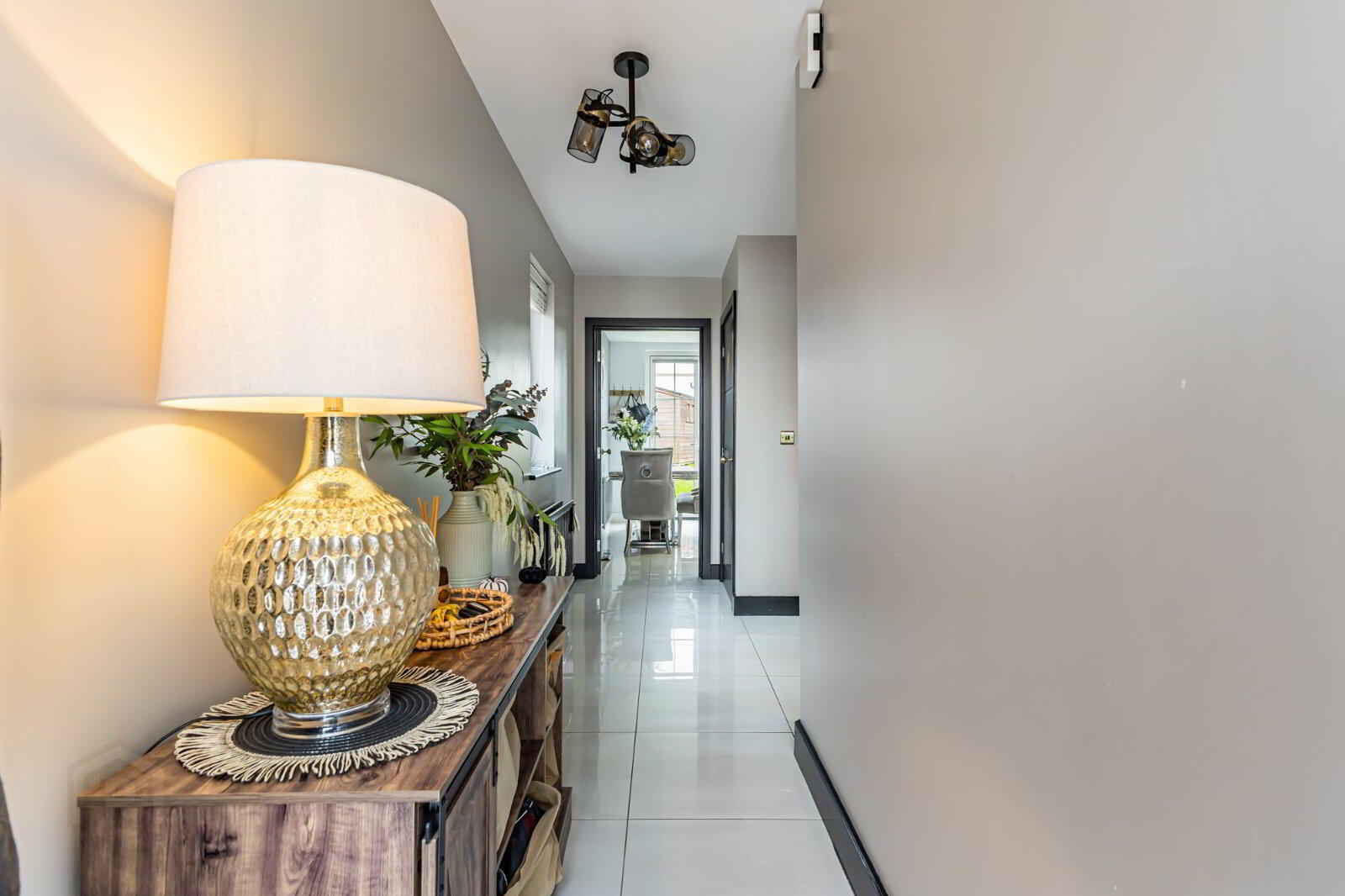 38 Rocklyn Crescent 2 of 39