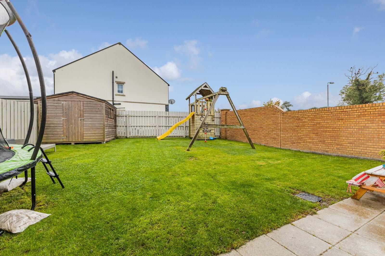 38 Rocklyn Crescent 33 of 39