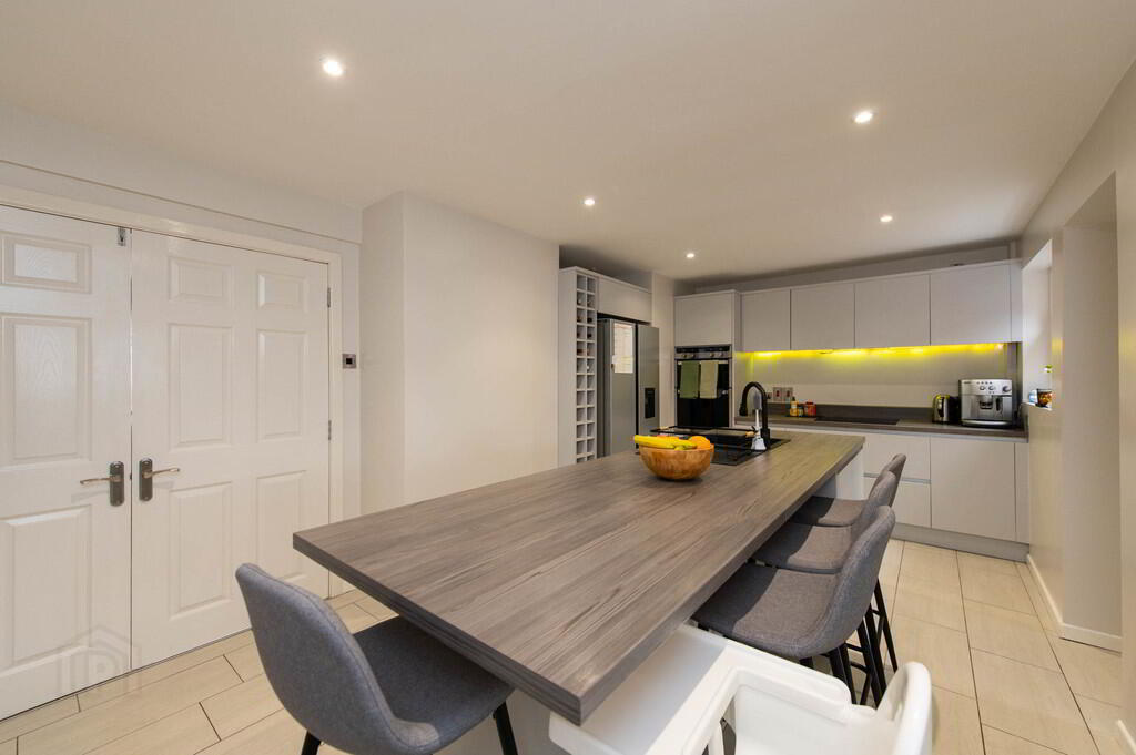 4 Kimberley Drive 7 of 24