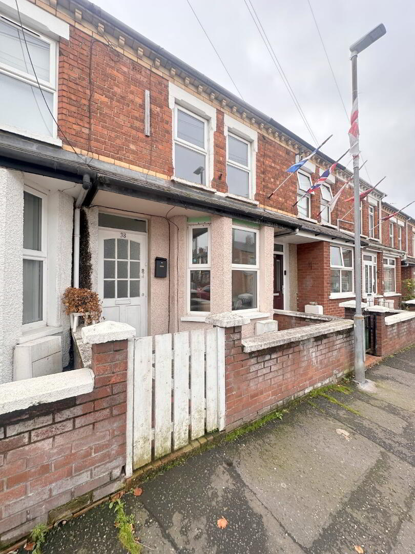 38 London Road 3 of 20