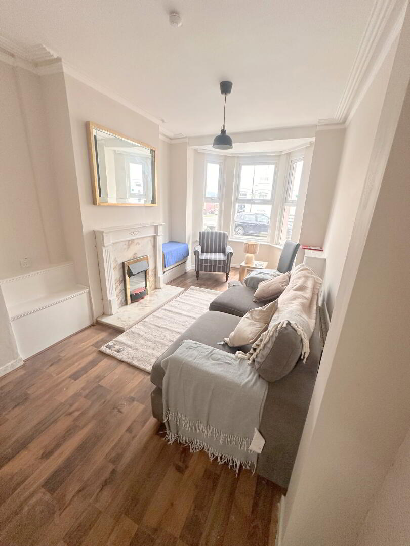38 London Road 6 of 20