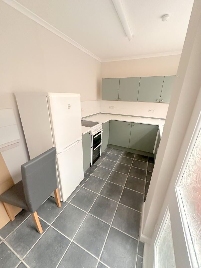 38 London Road 11 of 20
