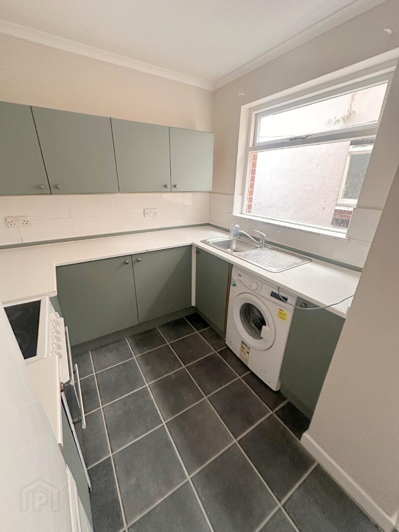 38 London Road 12 of 20