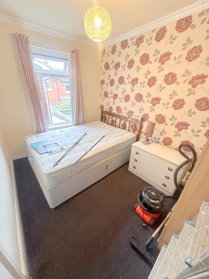 38 London Road 17 of 20
