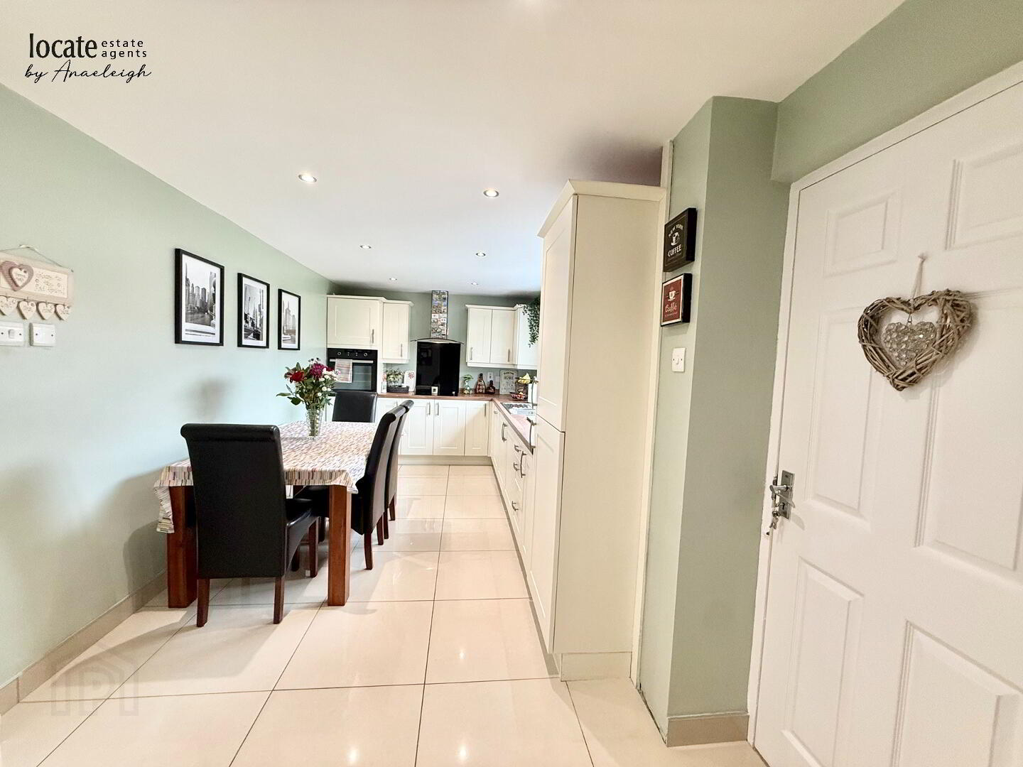 15 Glenside Gardens 6 of 21