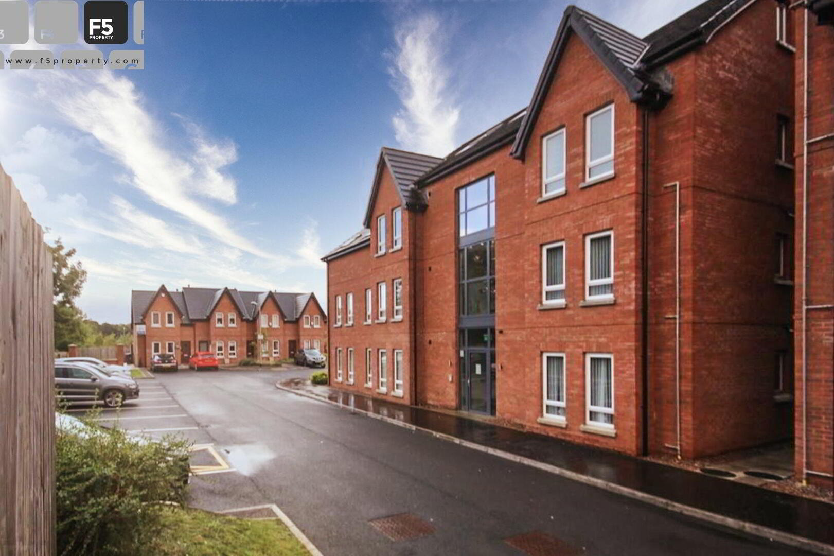 Apt 24 3, West Circular Close 2 of 8