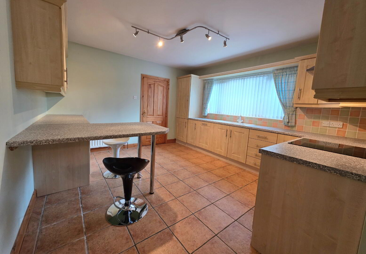 7 Knock Eden Close 11 of 37