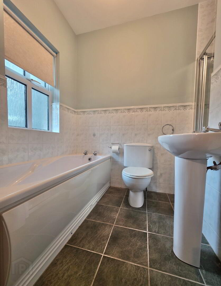 'Blackthorn Cottage', 52 Vow Road 34 of 46