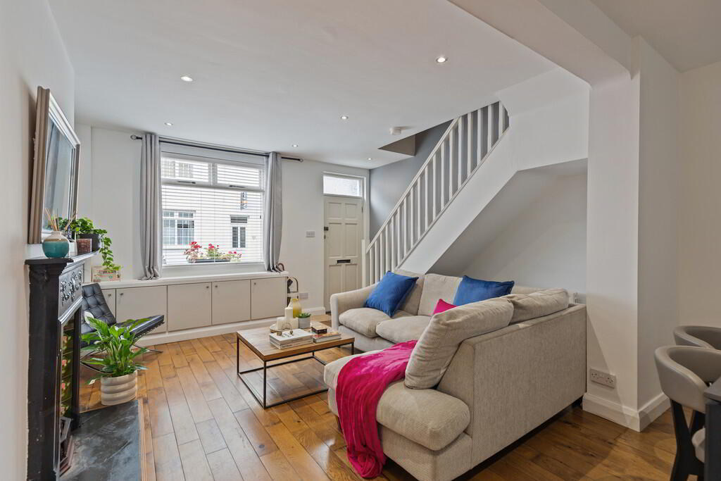 38 Moonstone Street 3 of 18