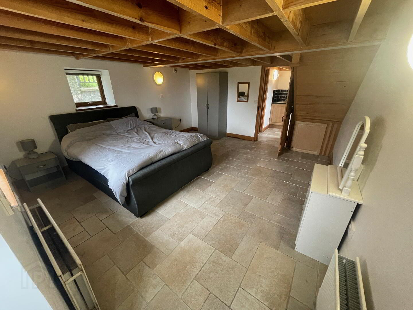 22 Barrack Hill 9 of 13