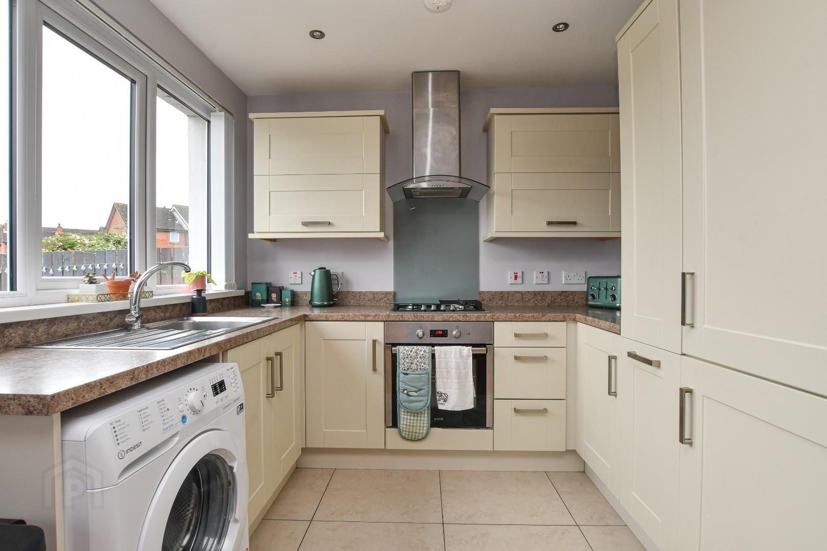 28 Coronation Crescent 11 of 29
