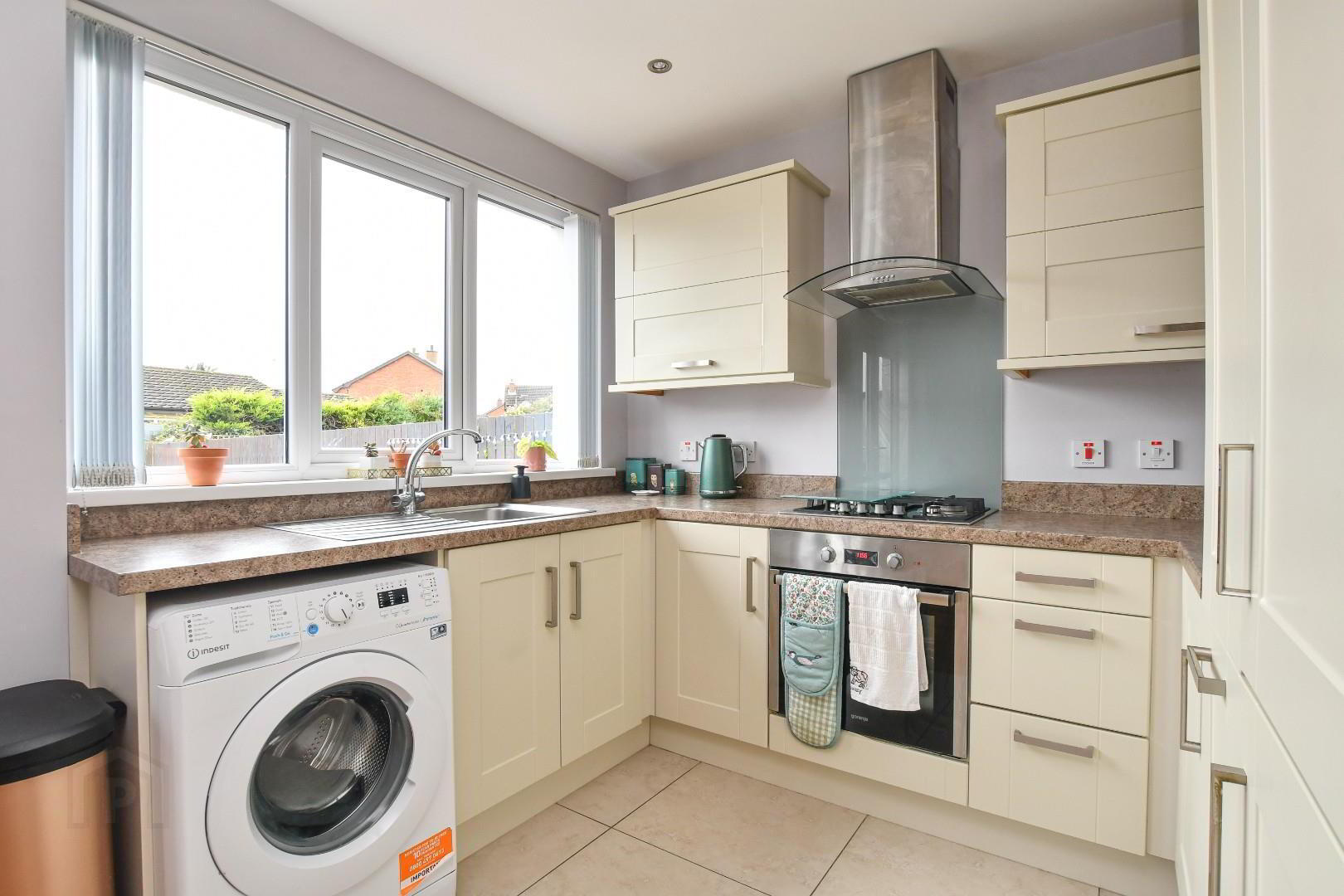 28 Coronation Crescent 12 of 29