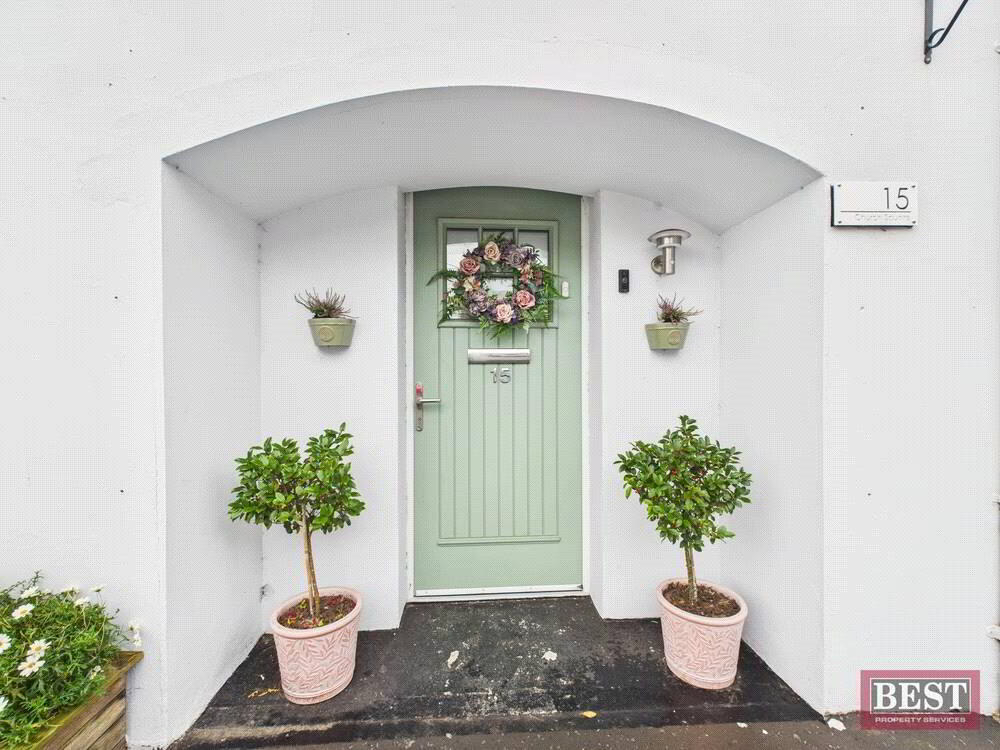 15 Church Square 3 of 39