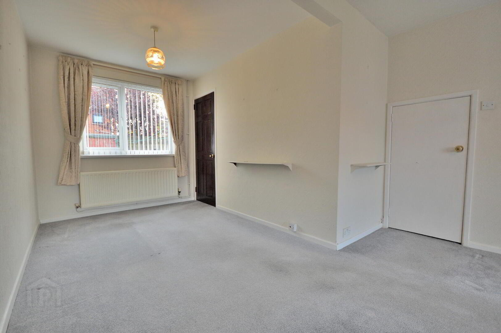 10 Manor Crescent 4 of 17