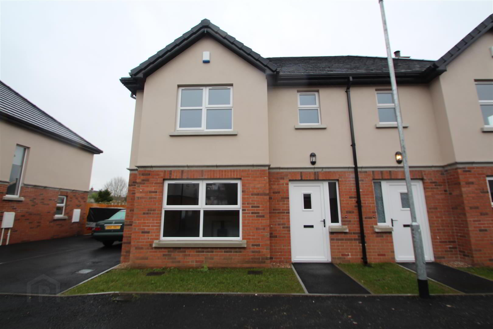 22 Weavers Court 1 of 13