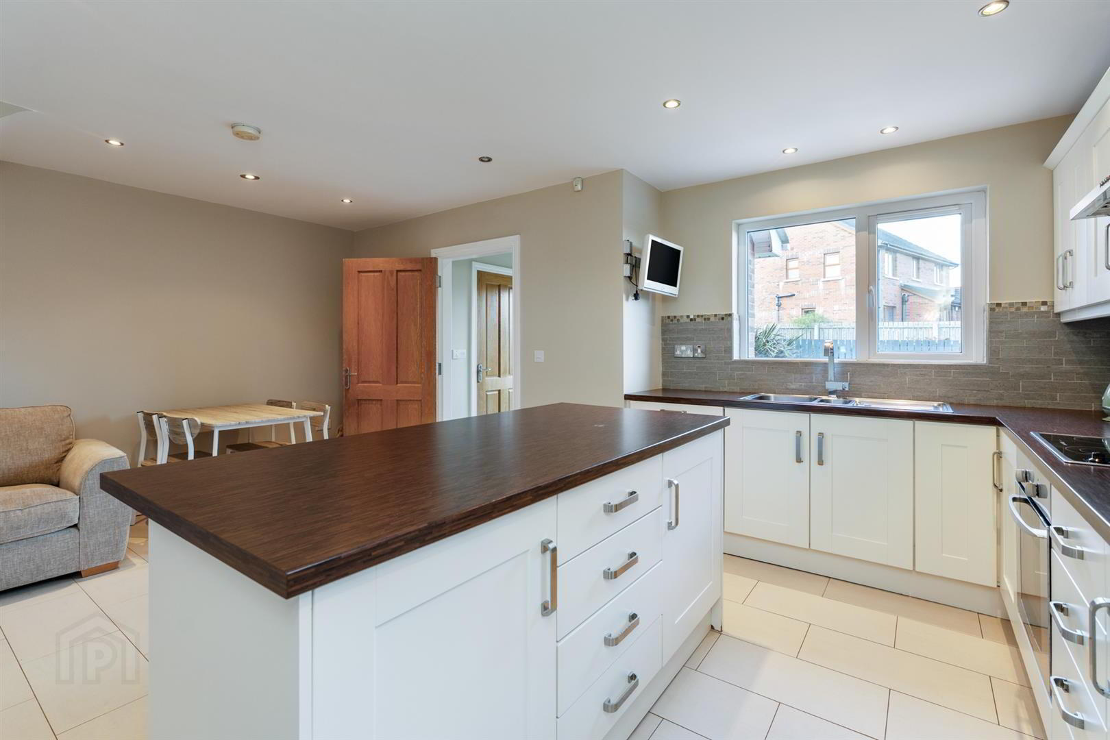 17 St. Andrews Avenue 11 of 26