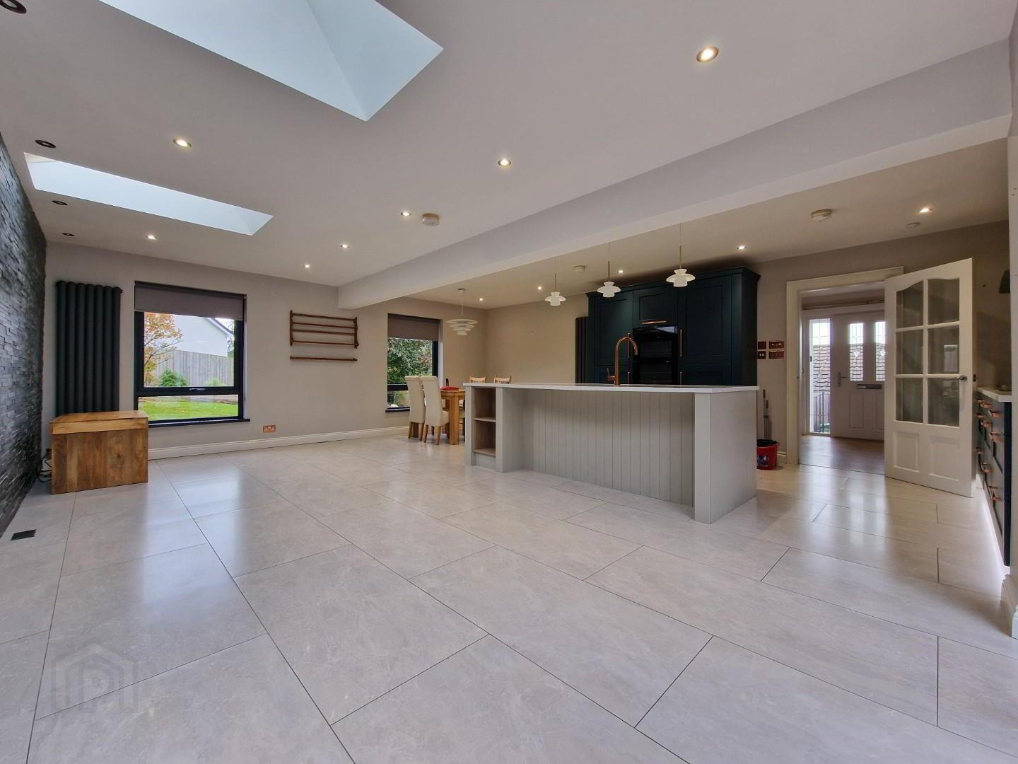 6 Glenbrae 5 of 28