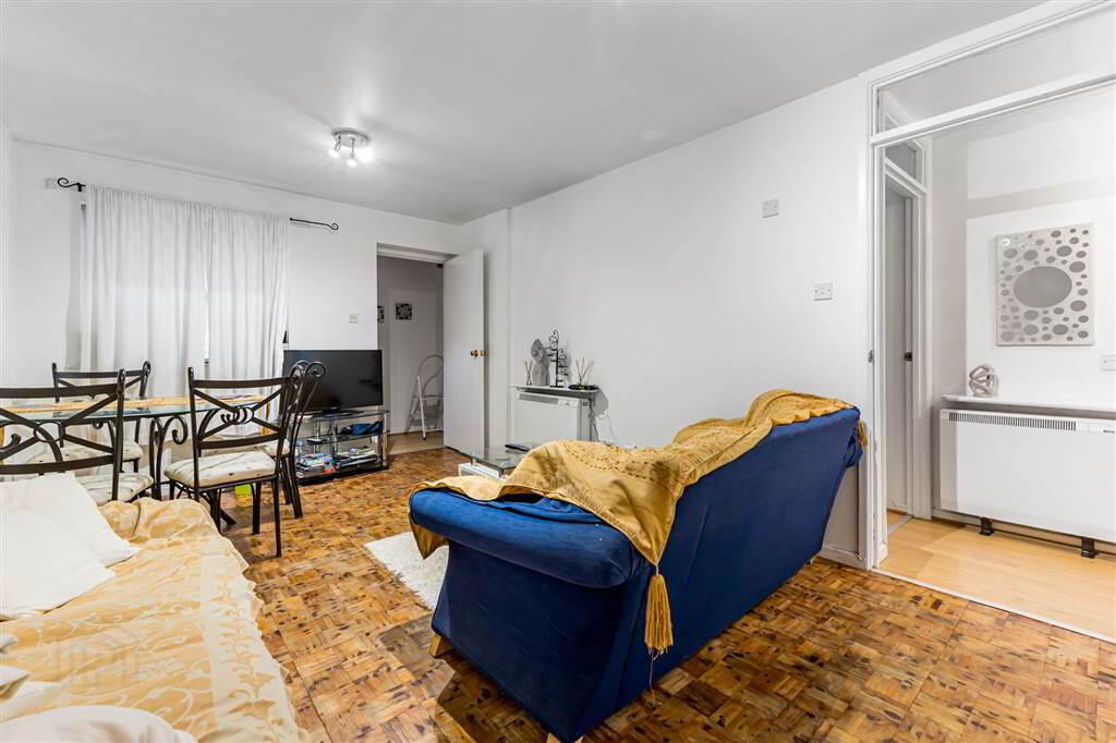 8 Ashburne Place 3 of 16