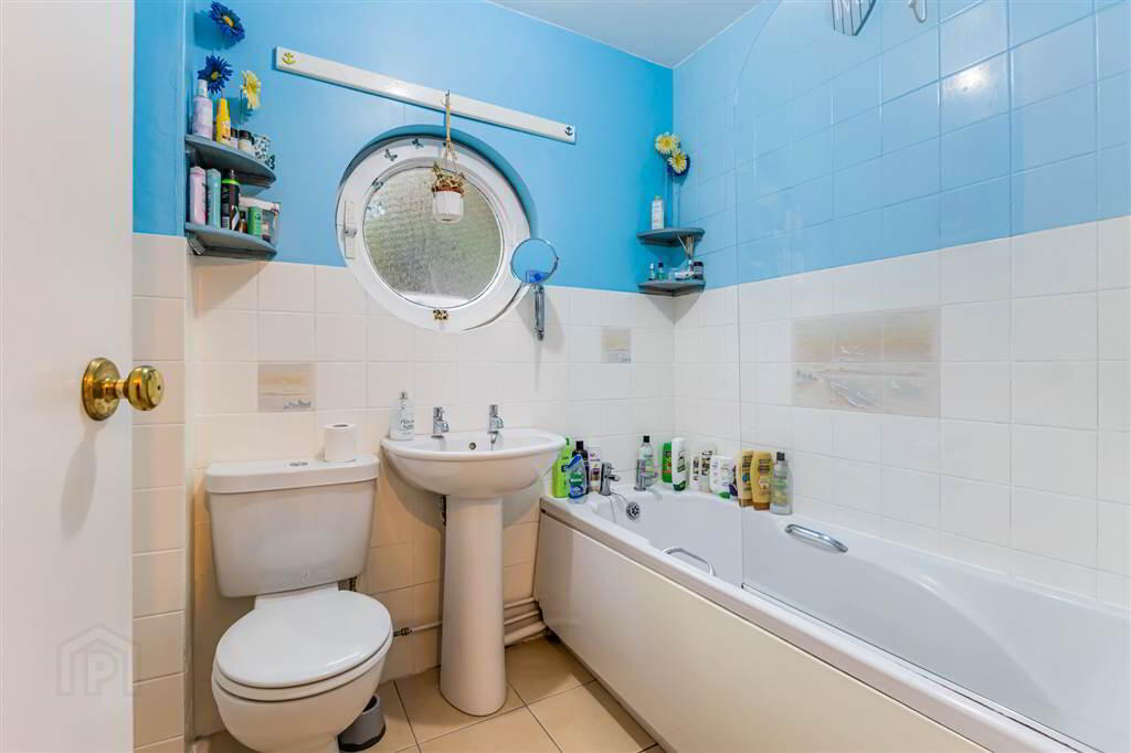 8 Ashburne Place 13 of 16