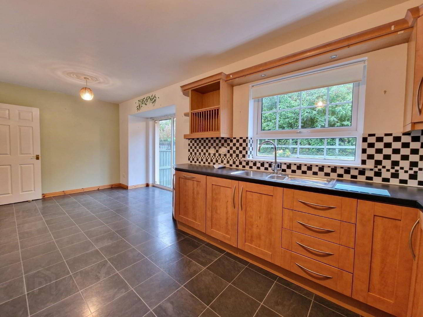 44 Primrose Way 6 of 14