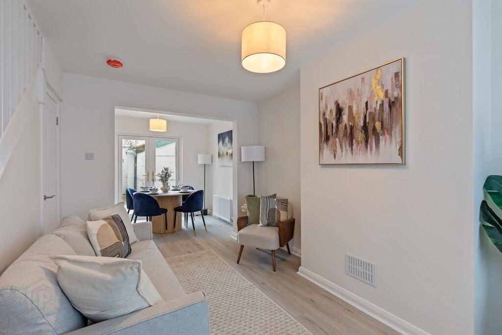 2 Heatherbell Street 3 of 20
