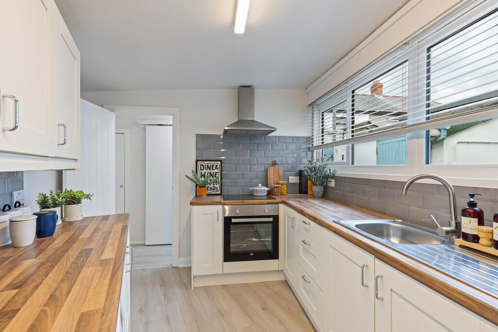 2 Heatherbell Street 7 of 20