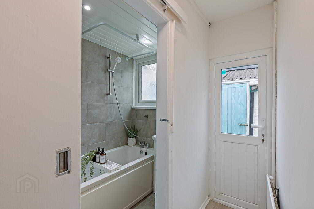 2 Heatherbell Street 9 of 20