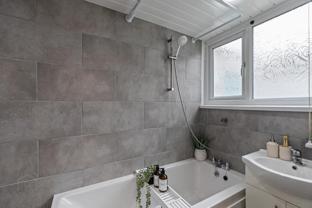 2 Heatherbell Street 10 of 20