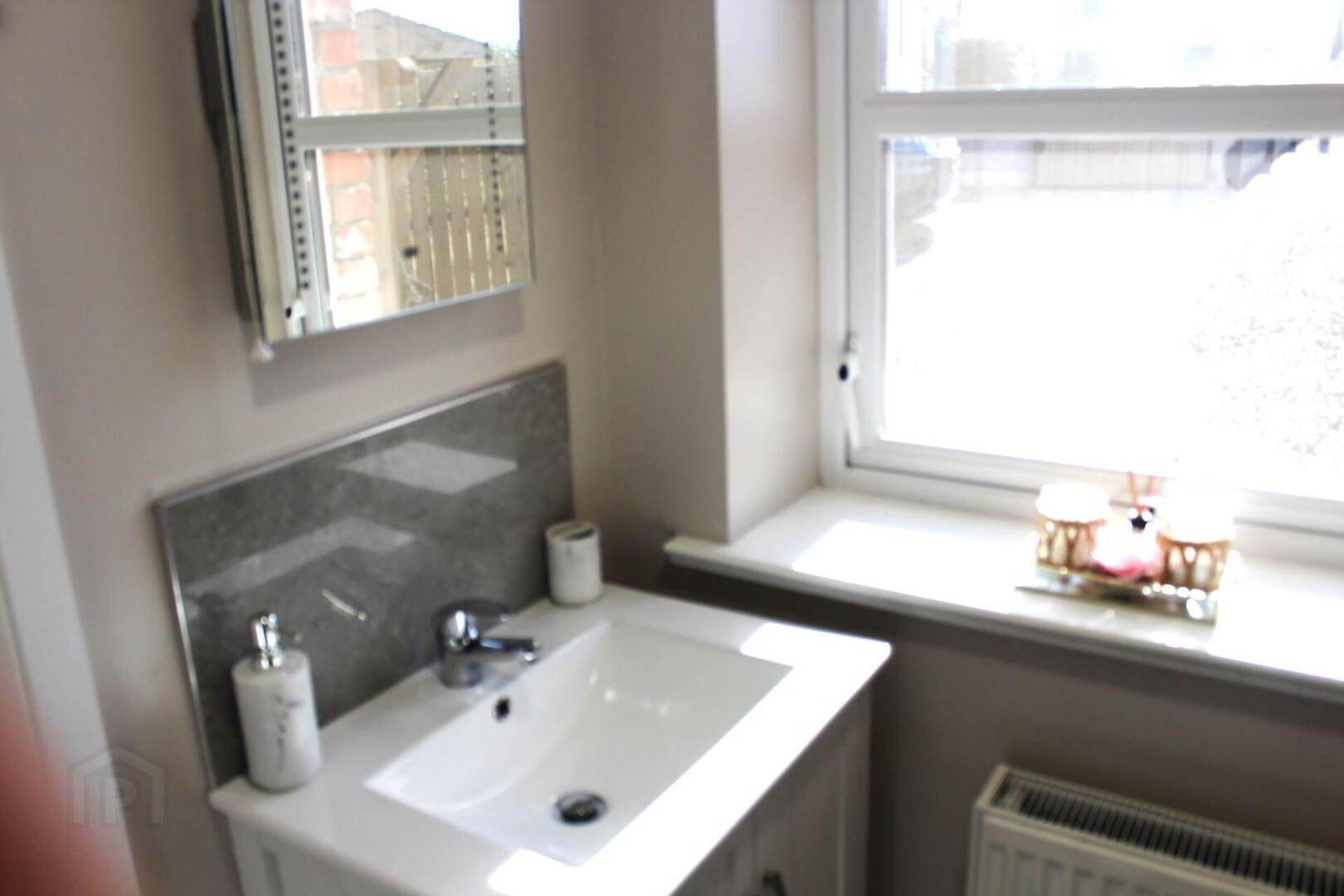 Biddys Cottage 8 of 12
