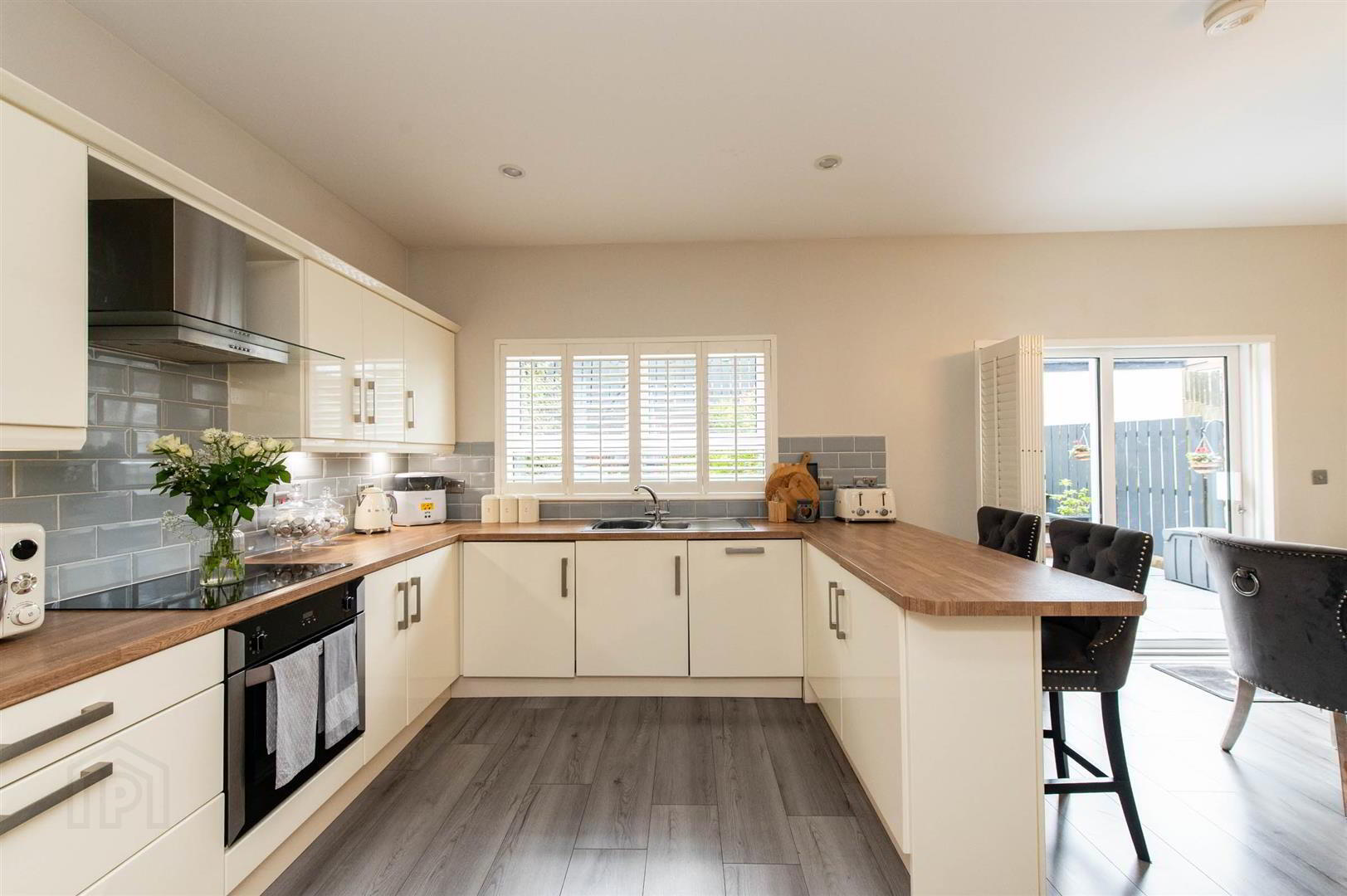 6 Demesne Crescent 11 of 38