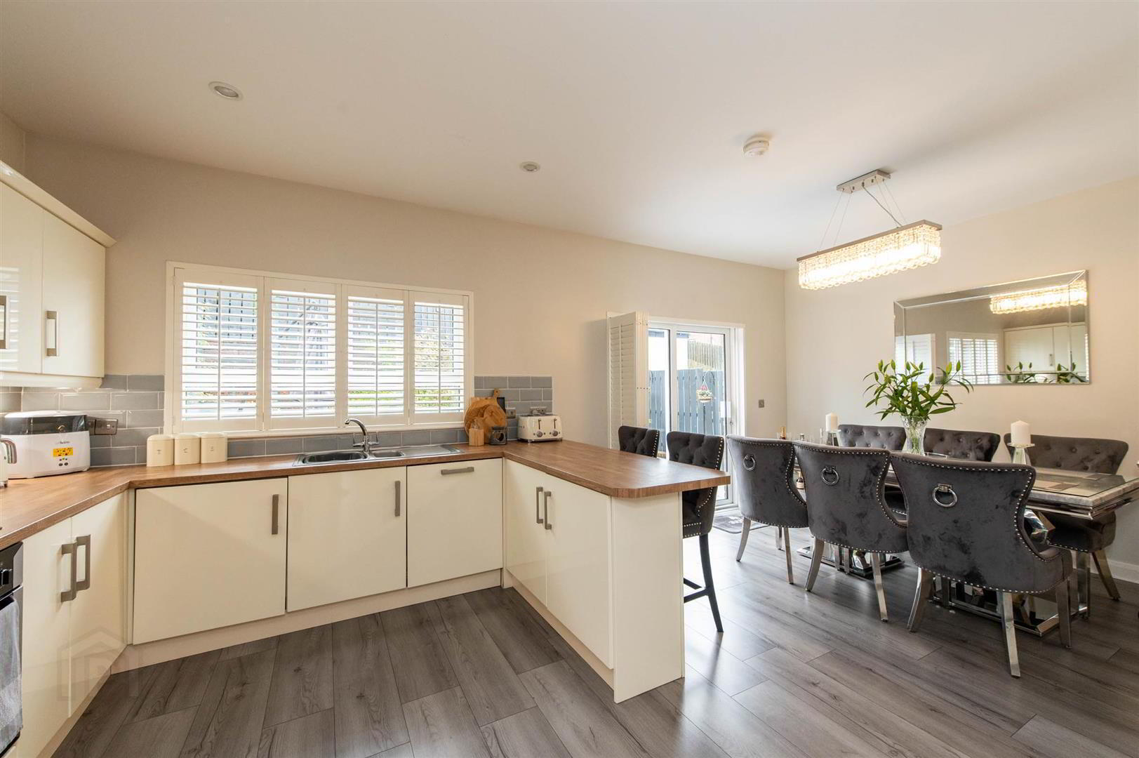 6 Demesne Crescent 12 of 38