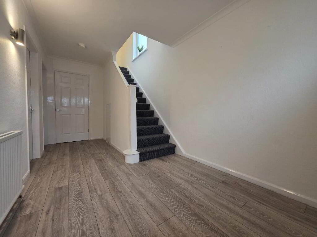 13 Glenview Drive 4 of 27