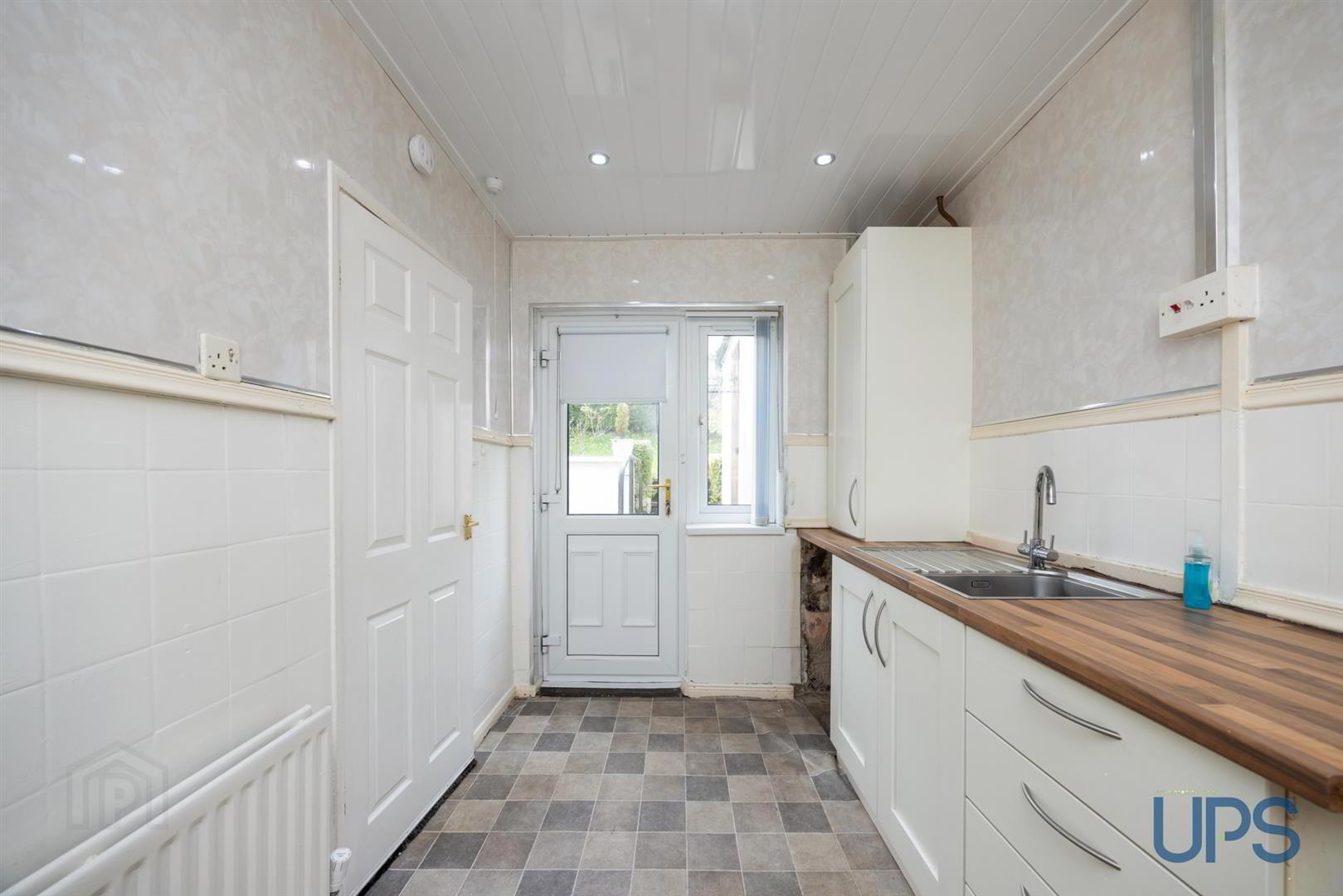 113 Ballymurphy Road 6 of 28